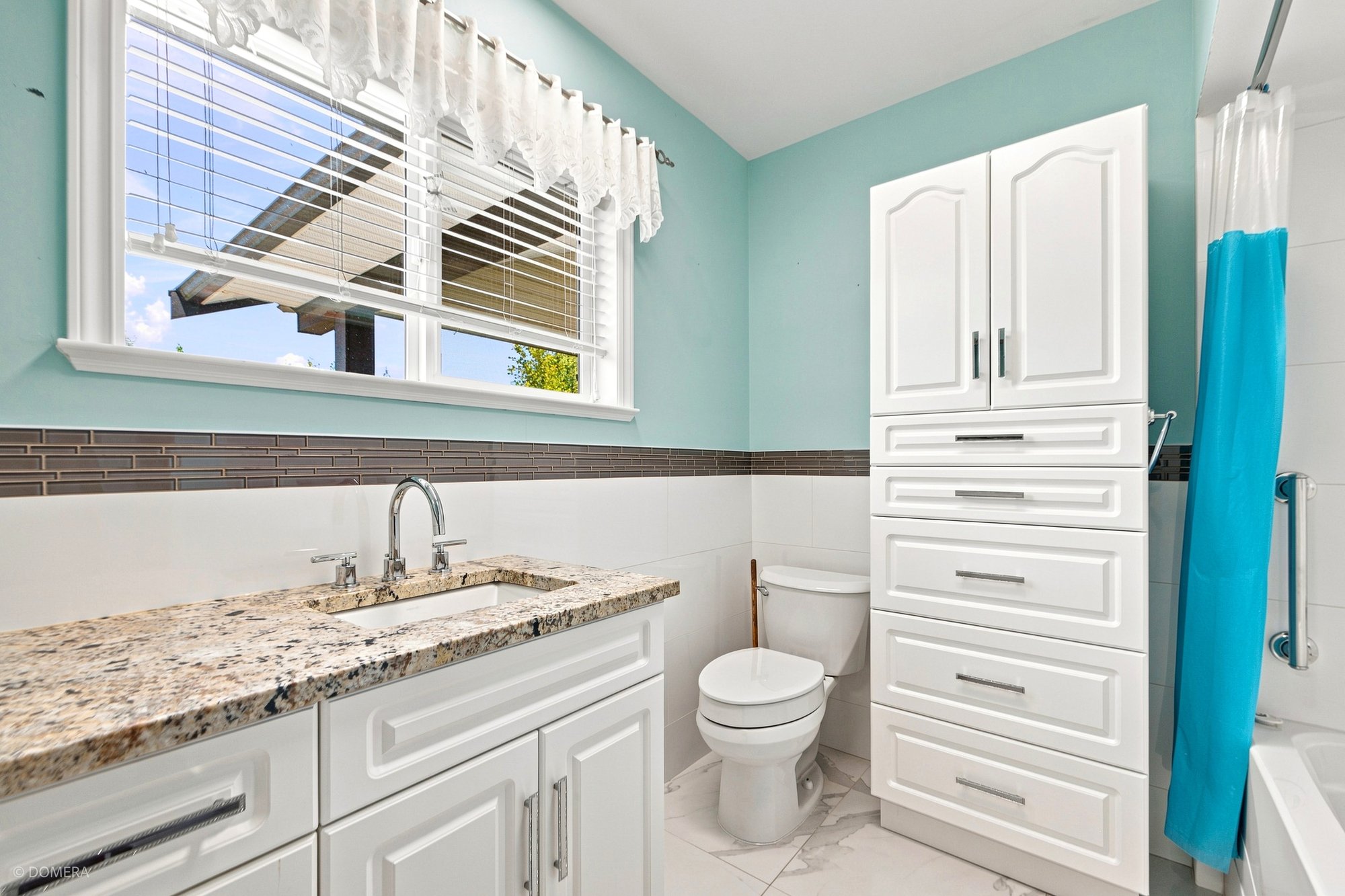 Full bathroom